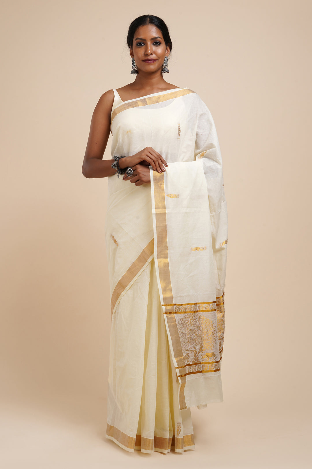 Teejh Priyasah White and Gold Kerala Cotton Kasavu Saree