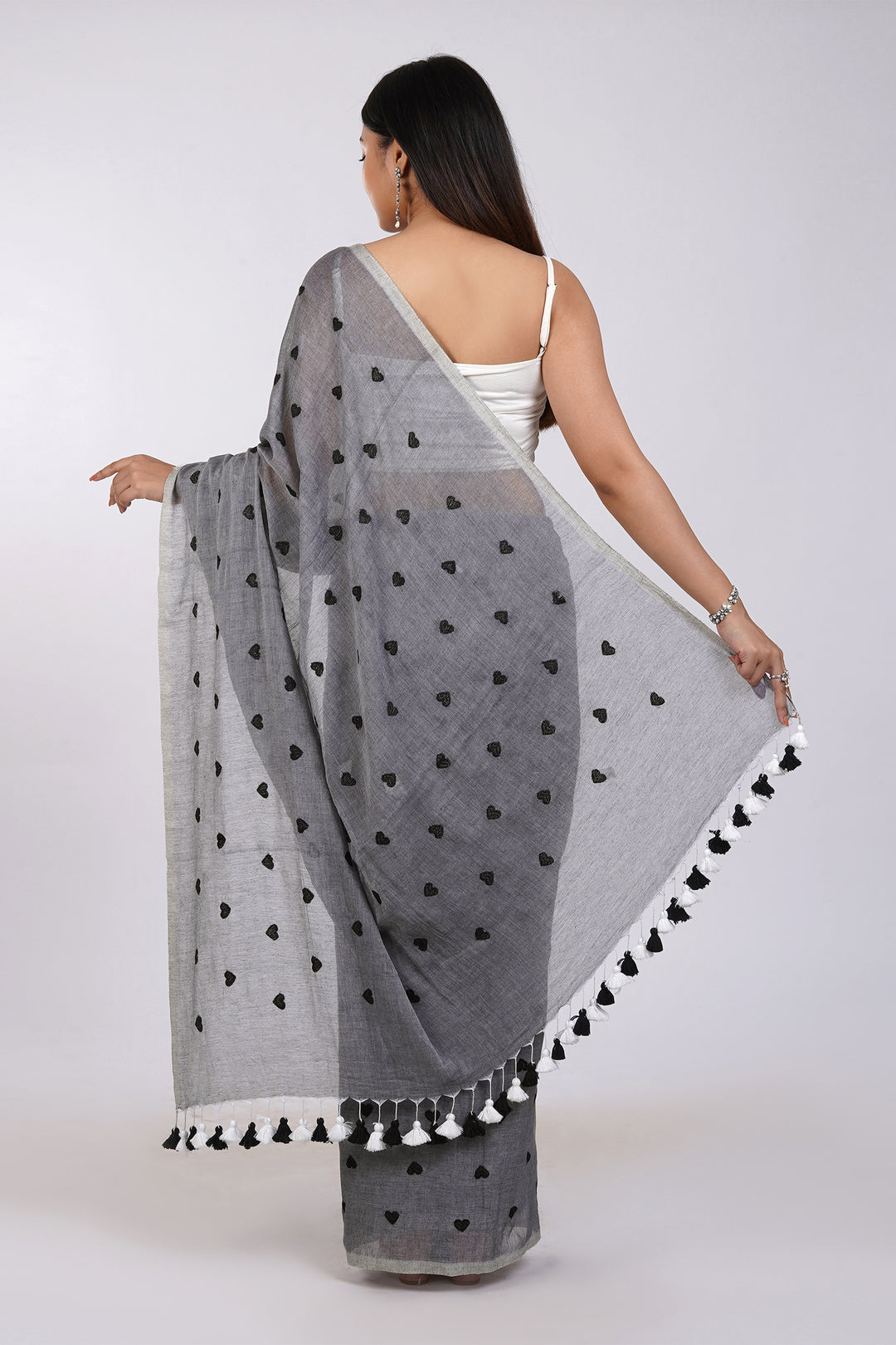 Teejh Chahna Grey and Black Mul Cotton Heart Embroidery Saree