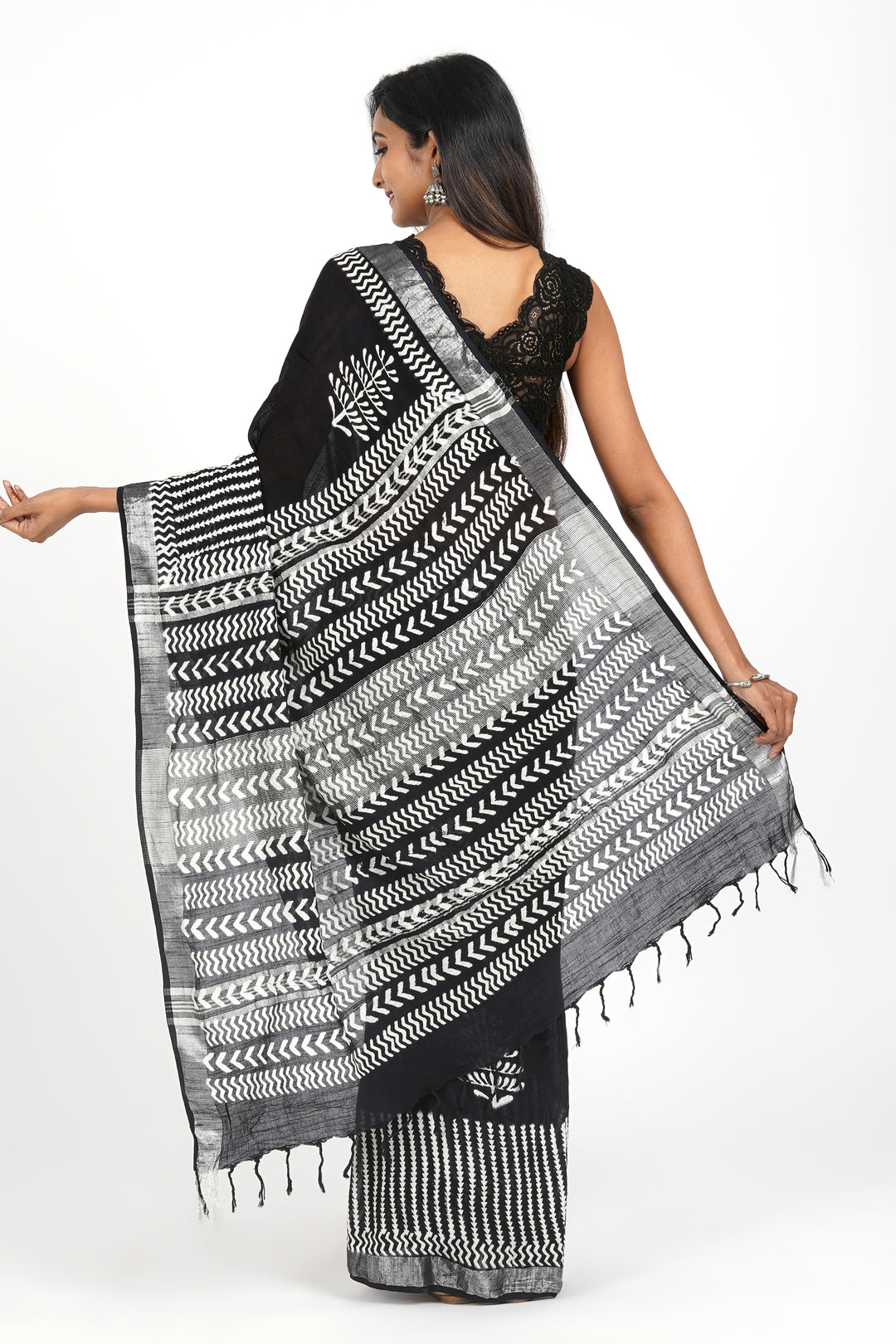 Teejh Radha Linen Saree