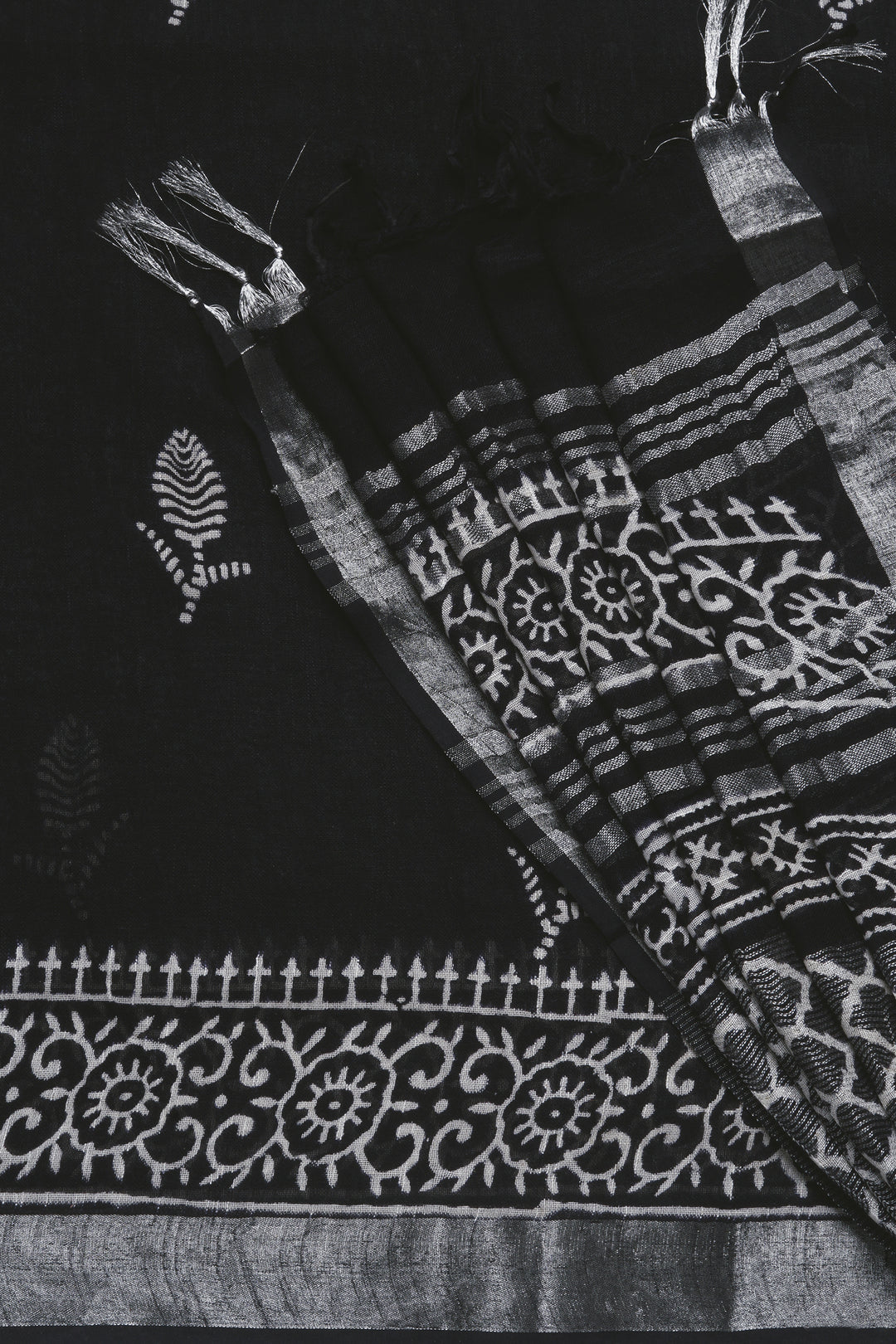 Teejh Whispering Winds Linen Saree