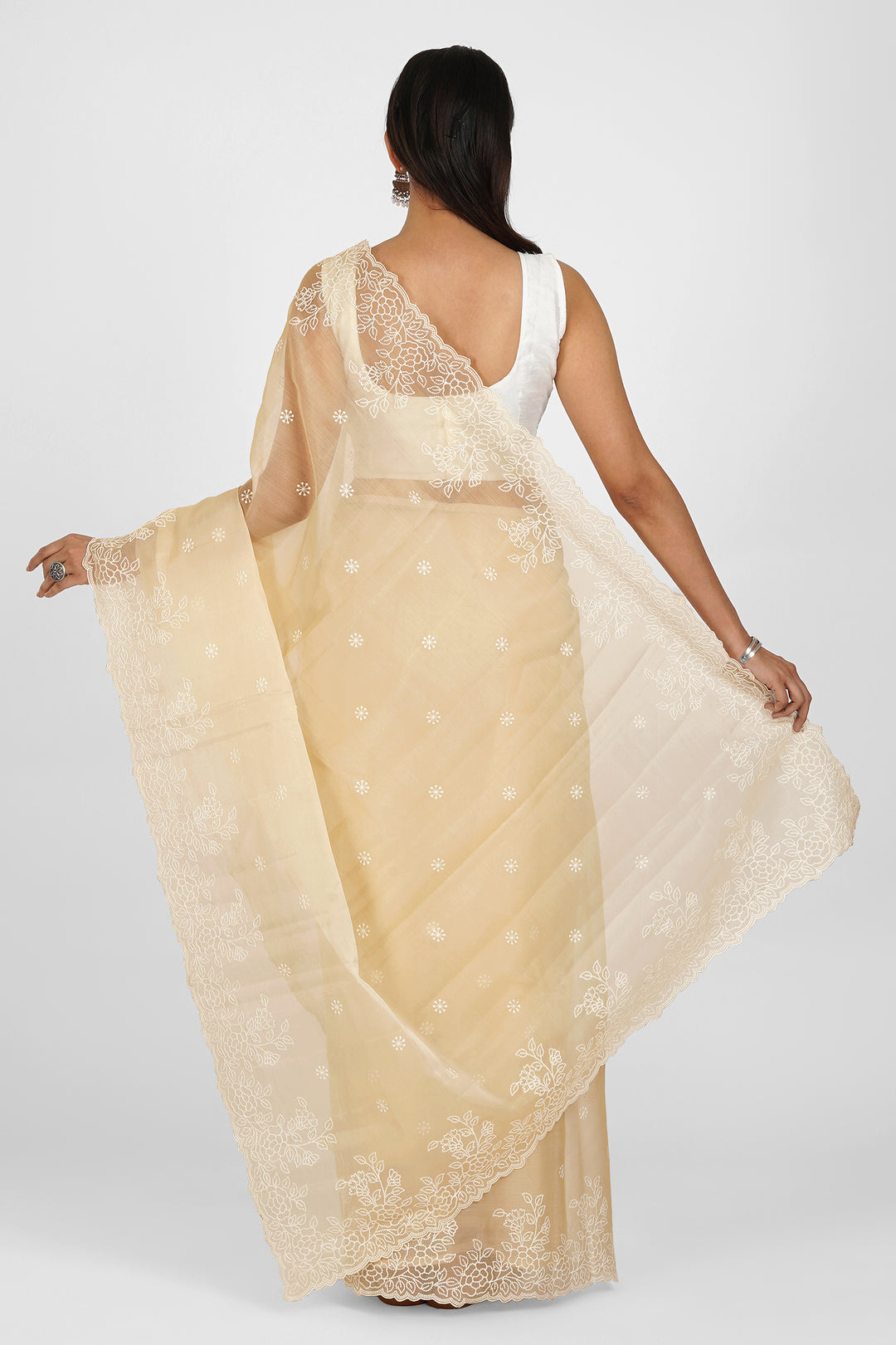 Teejh Manahil Embroidered Organza Saree