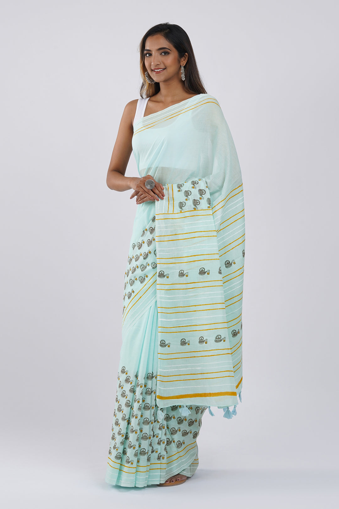 Teejh Chai Pee Lo Friends Mulmul Cotton Saree