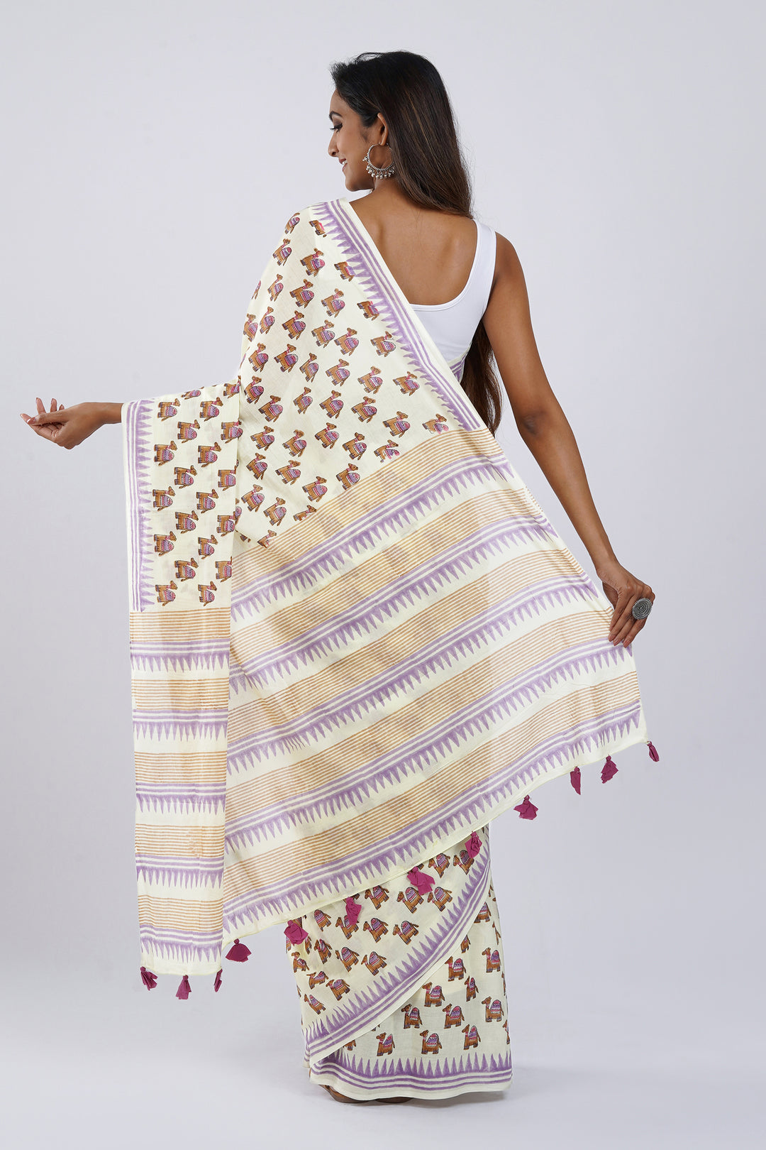 Teejh Safari Sunday Mulmul Cotton Saree