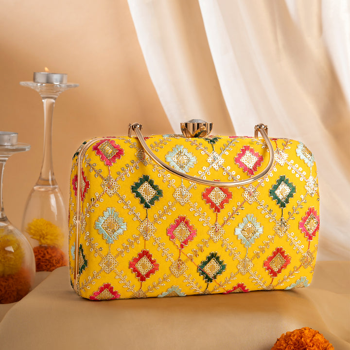 Teejh Jayati Threadwork Clutch
