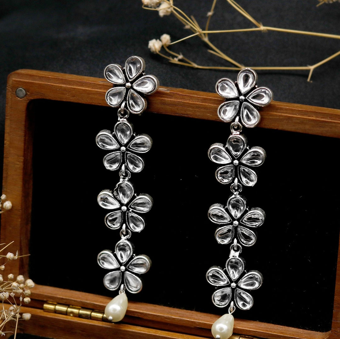 Aathavi Floral Polki Silver Oxidized Earrings - Teejh