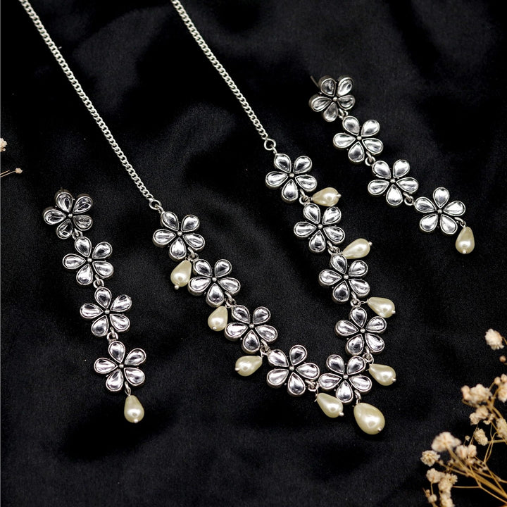 Saadhvi Silver Oxidised polki Necklace Set - Teejh