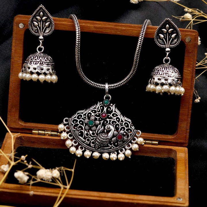 アクセサリー RAVI Teejh Sakina Silver Oxidised Ruby Necklace Set