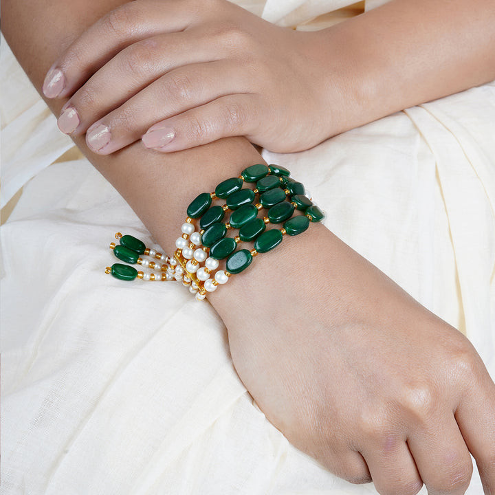 Teejh Piyali Green And White Layered Pearl Bracelet