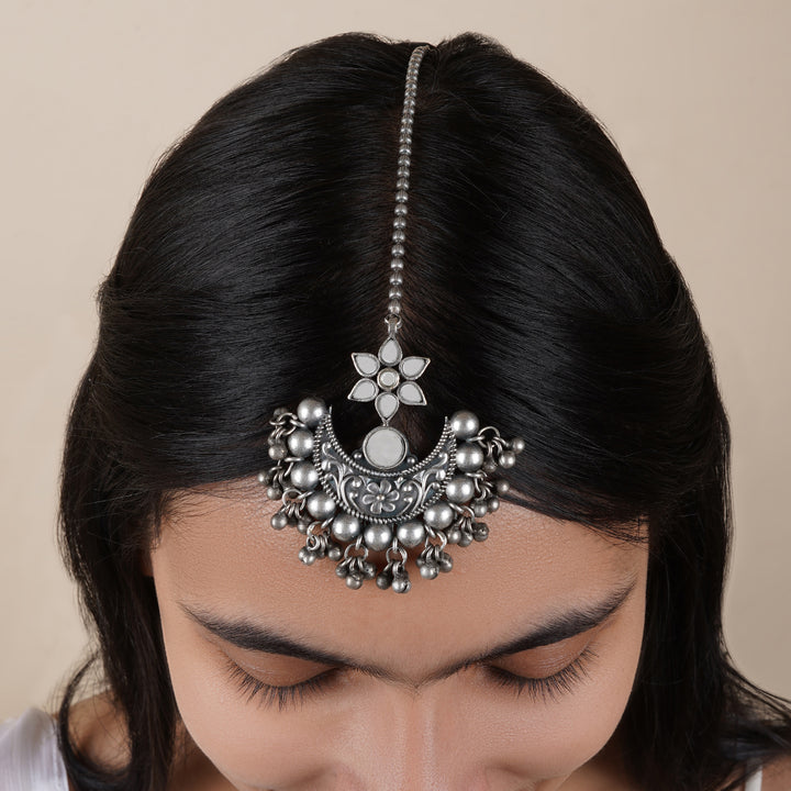 Teejh Iditri White Silver Oxidised Maang Tika