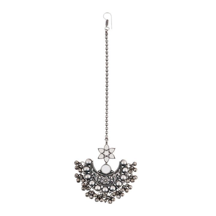Teejh Iditri White Silver Oxidised Maang Tika