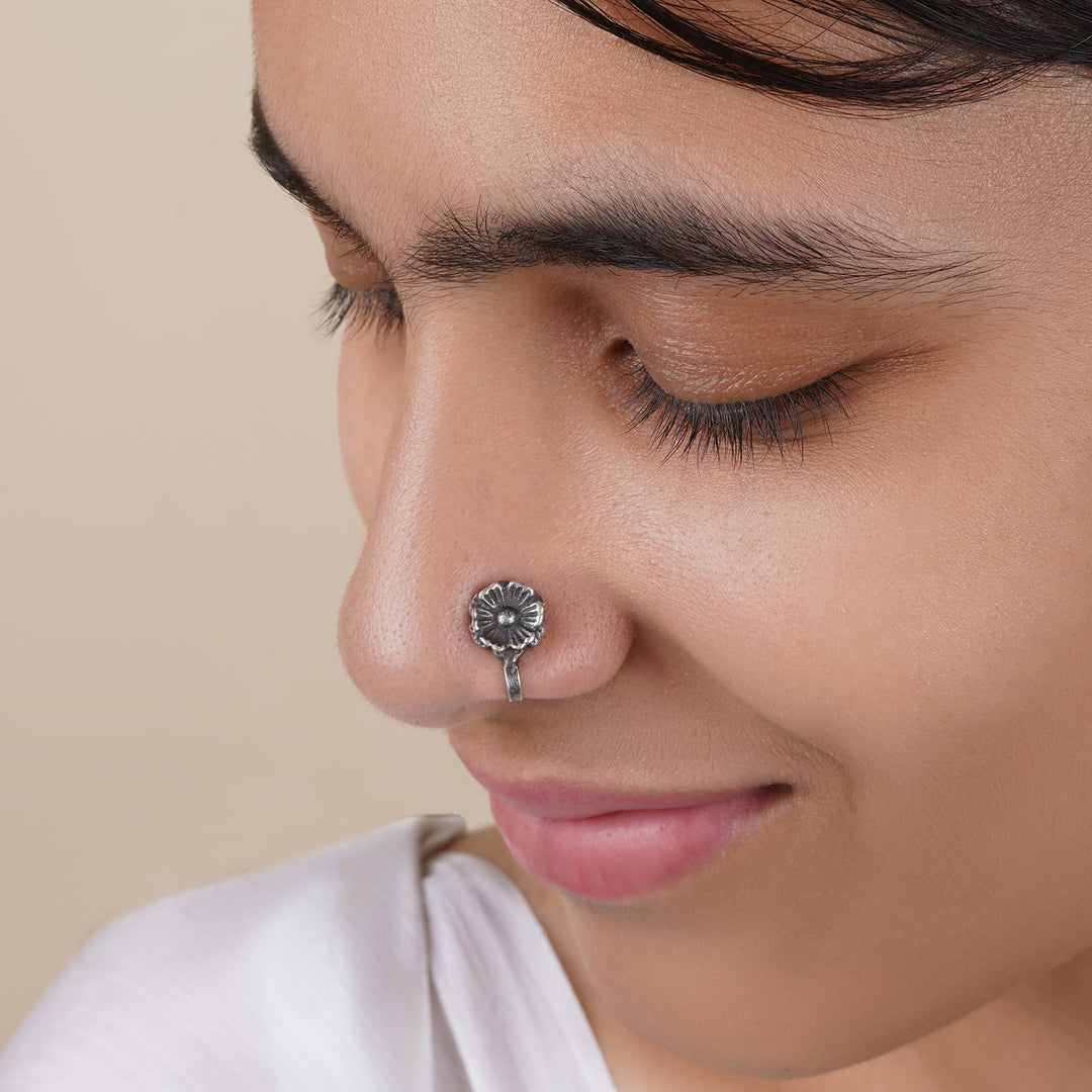 Teejh Laakini Silver Oxidised Nosepin