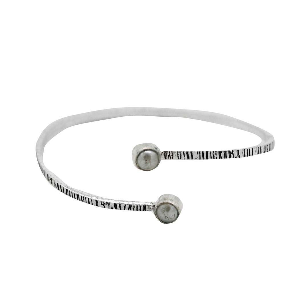 Teejh Linisha Silver Oxidised Shell Jewelry Gift Set