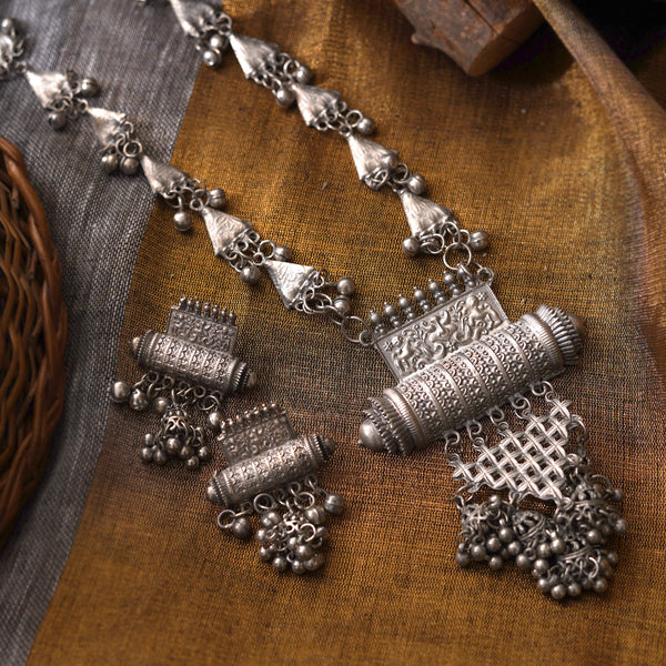 Teejh Rihana Silver Oxidised Necklace Set