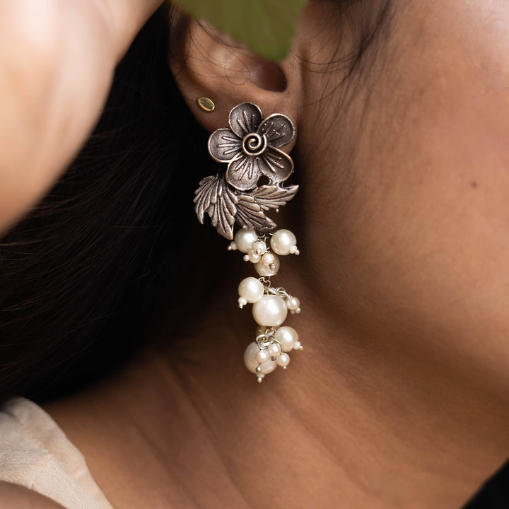 Teejh Kriva Floral Silver Oxidised Pearl Earring