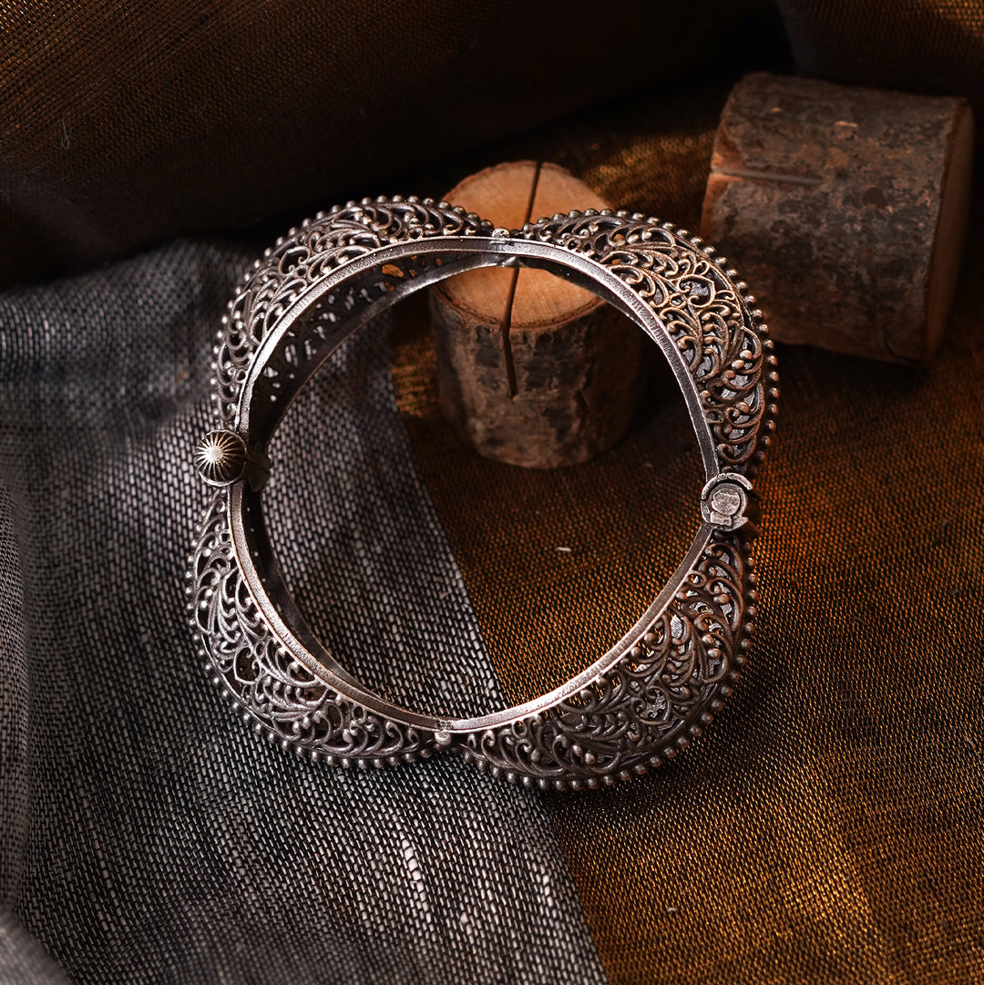 Teejh Yuvanya Antique Silver Polish Bracelet