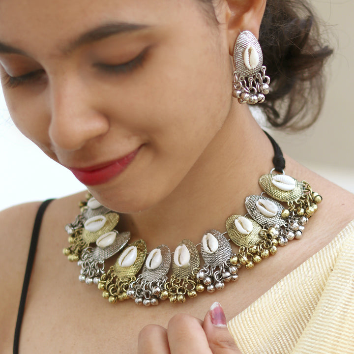 Teejh Shell Dual Tone Necklace Set