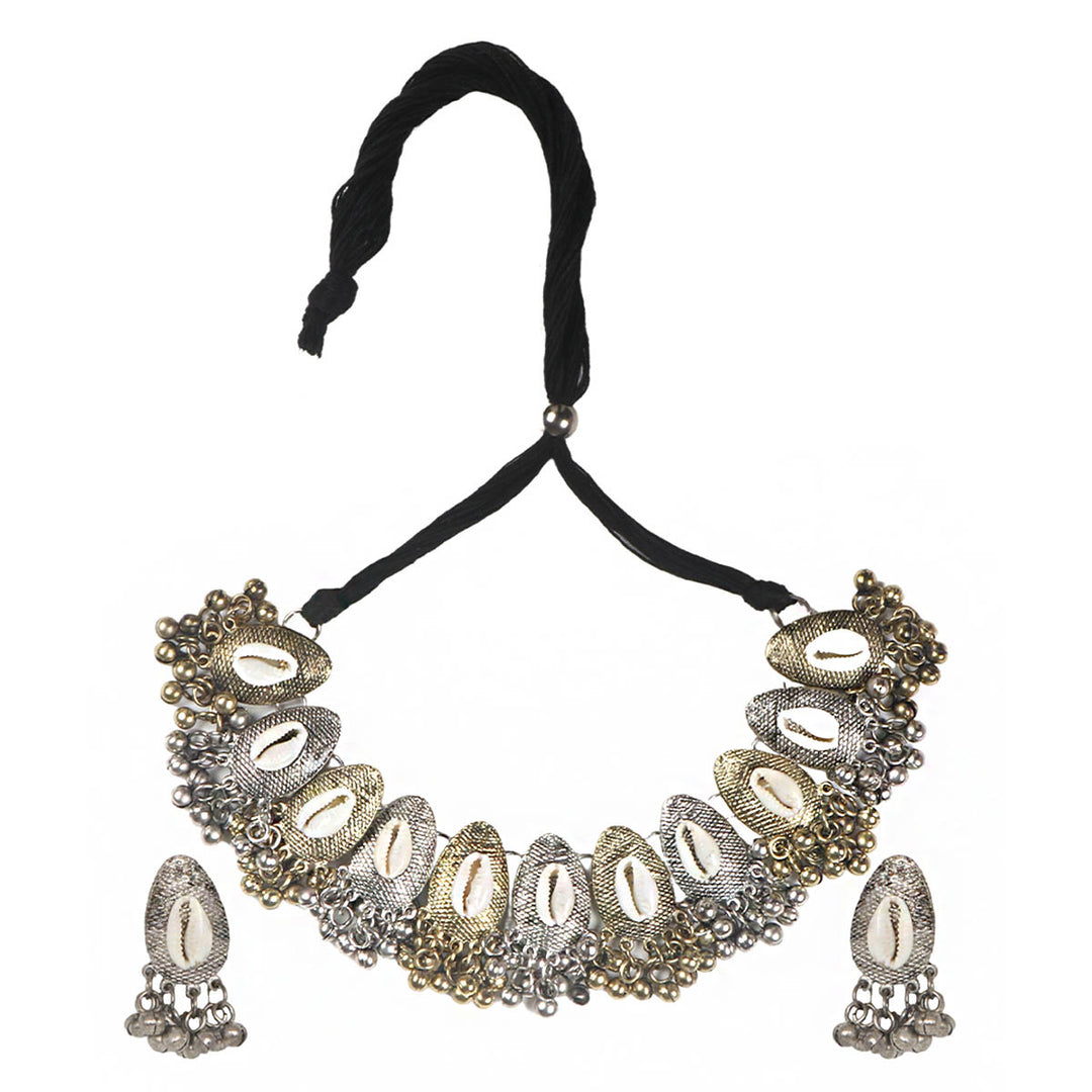 Teejh Linisha Silver Oxidised Shell Jewelry Gift Set