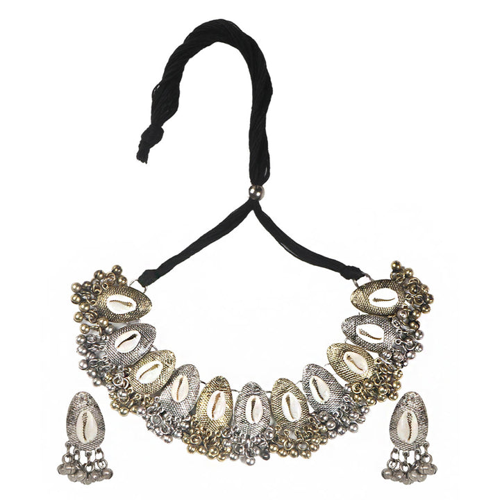 Teejh Linisha Silver Oxidised Shell Jewelry Gift Set