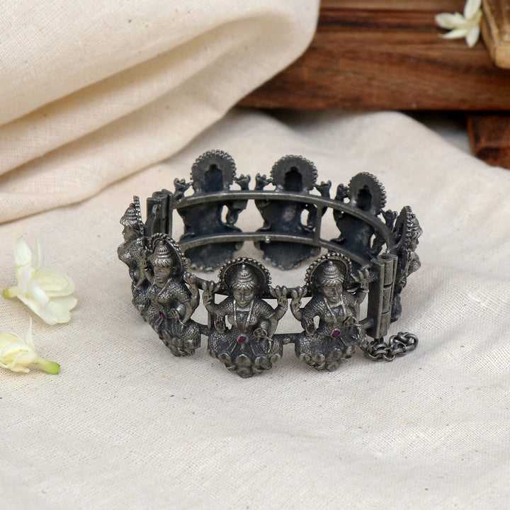 Teejh Sudha Red Stone Silver Oxidised Bangle