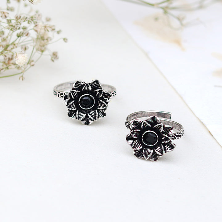 Teejh Kayra Black Stone Silver Oxidised Toe Rings