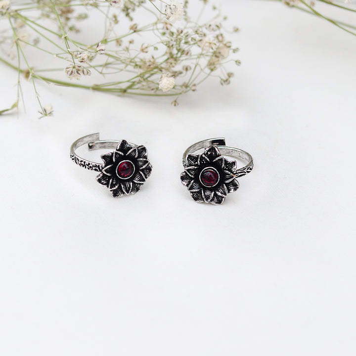 Teejh Kayra Red Stone Silver Oxidised Toe Rings
