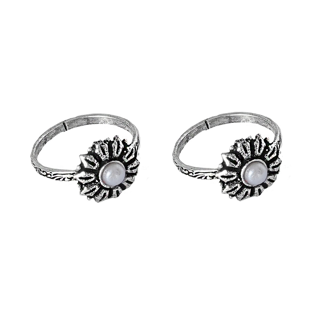 Teejh Siya White Stone Silver Oxidised Toe Rings