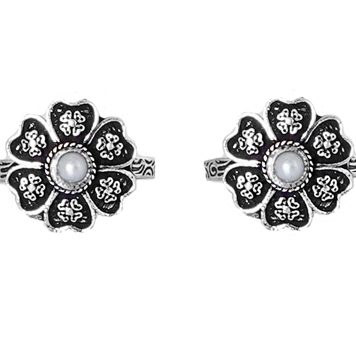 Teejh Ruhi White Stone Silver Oxidised Toe Rings