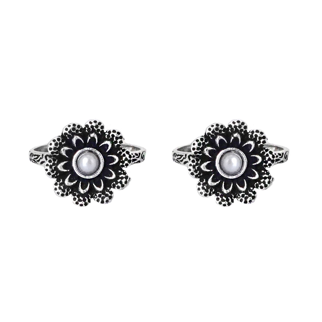 Teejh Tishya White Stone Silver Oxidised Toe Rings