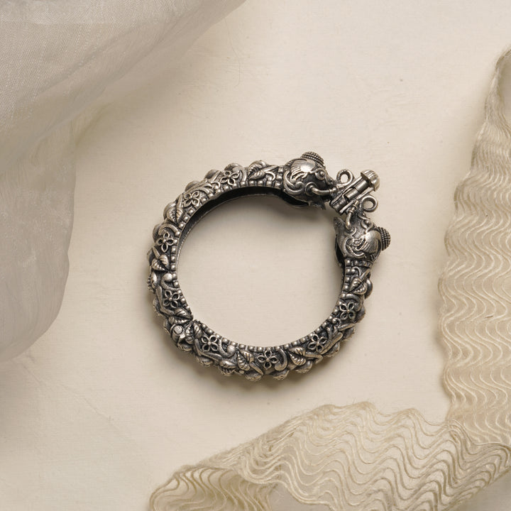 Teejh Suvarna Silver Oxidised Bangle