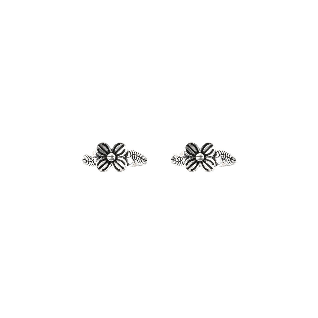 Teejh Dalaja Floral motif silver oxidised toe ring