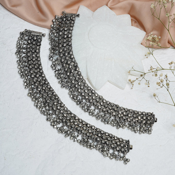 Teejh Turvi silver oxidised anklets