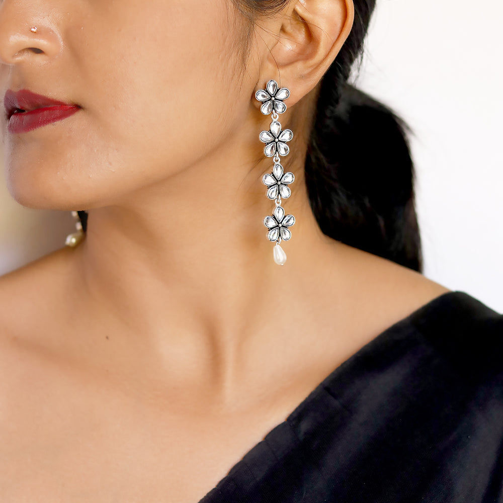 Aathavi Floral Polki Silver Oxidized Earrings - Teejh