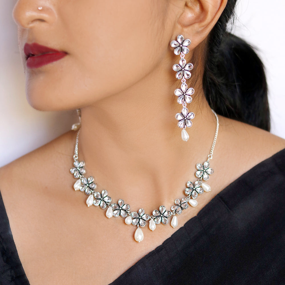 Saadhvi Silver Oxidised polki Necklace Set - Teejh