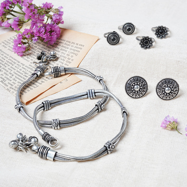 Teejh Himani Set of Anklet and 3 Toe Rings