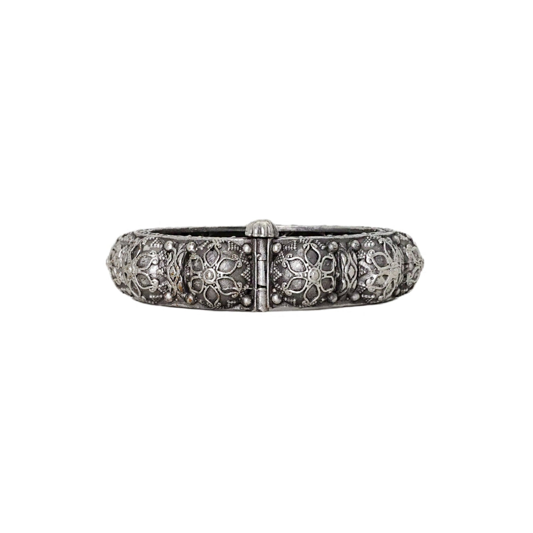 Teejh Prashasti Stacked Bracelet Set