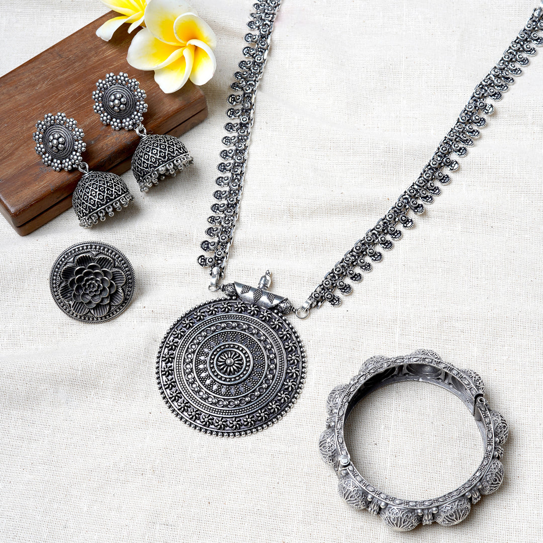 Teejh Wamila Silver Oxidised Jewelry Gift Set