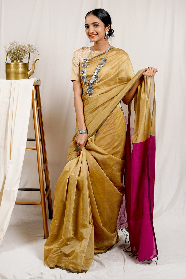 Teejh Nerine Saree &amp; Jewelry Gift Set