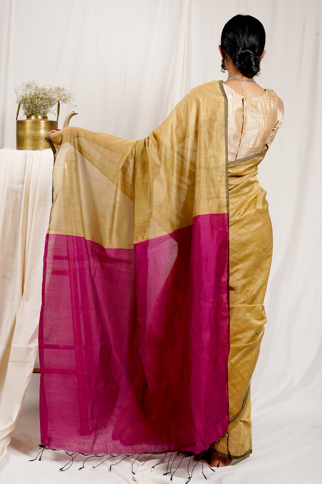 Teejh Nerine Saree &amp; Jewelry Gift Set