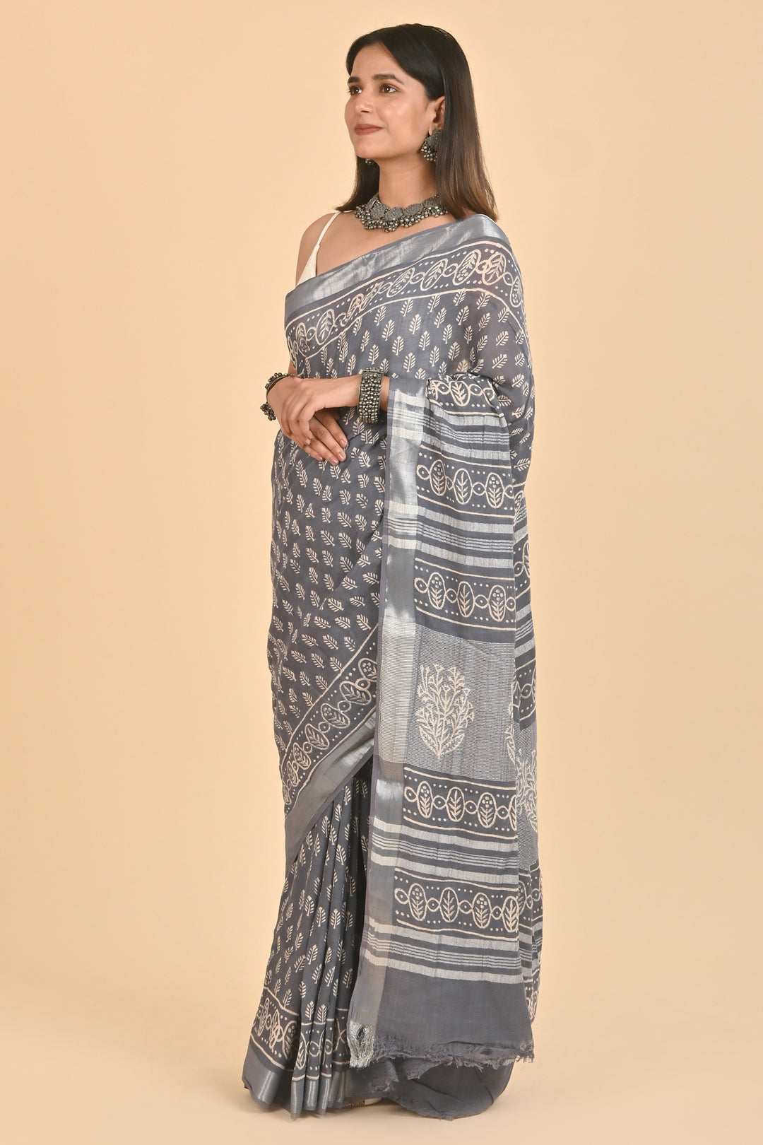 Teejh Kaynat Grey Linen Saree with Blouse Piece