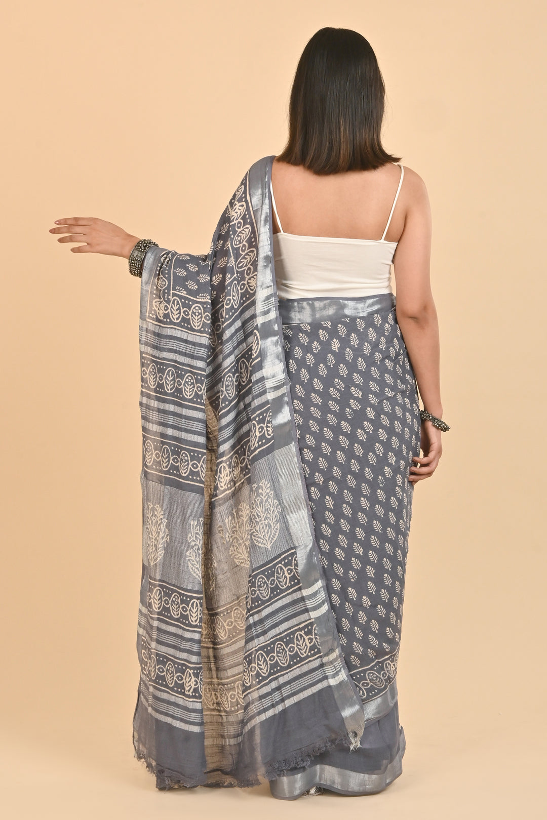 Teejh Kaynat Grey Linen Saree with Blouse Piece