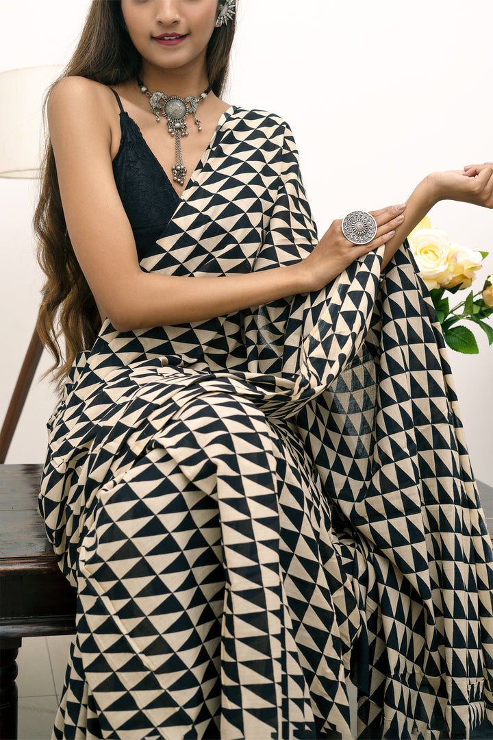 Teejh Ruhani Black and Beige Cotton Saree With Blouse Piece