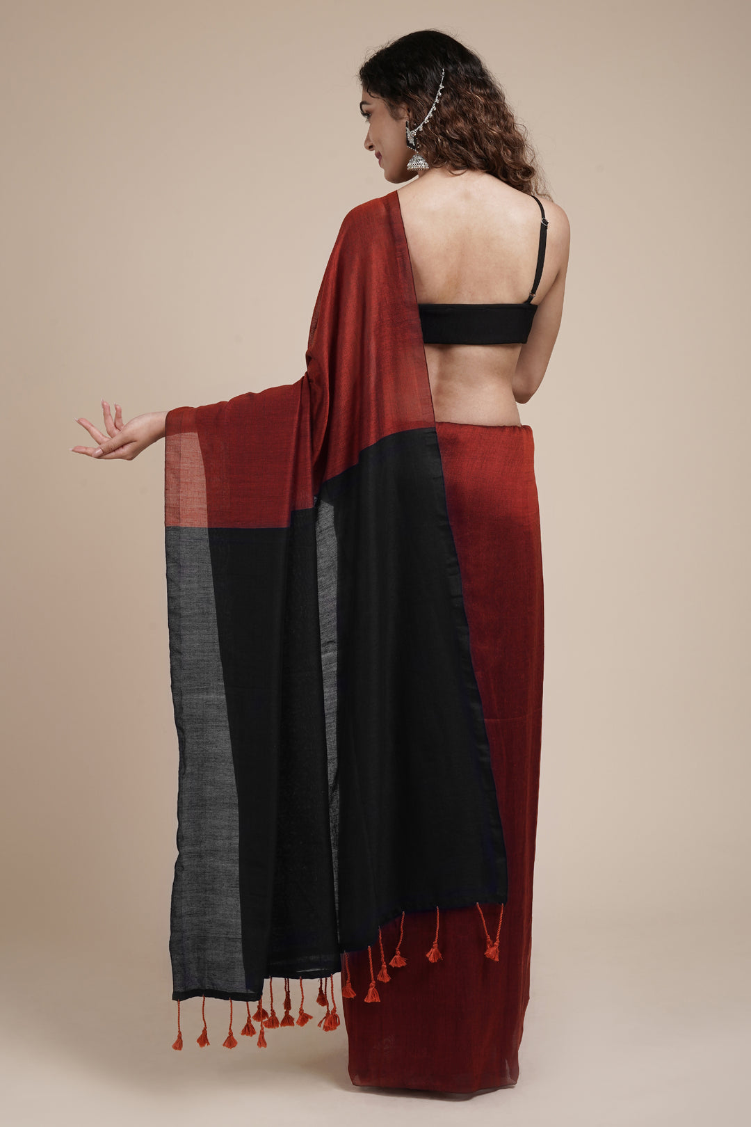 Teejh Varuni Rust Orange &amp; Black Mulmul Saree