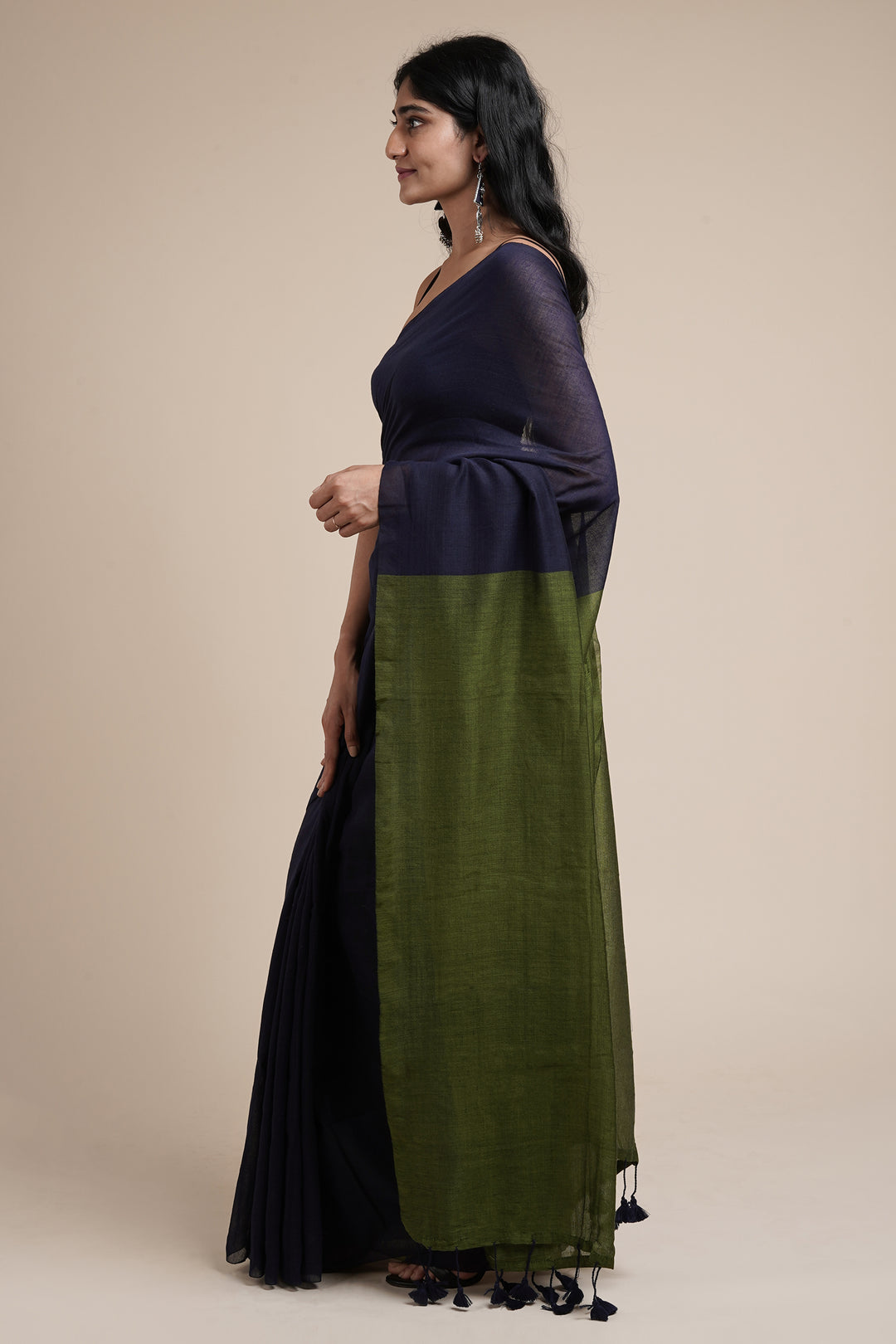 Teejh Varuni Blue &amp; Olive Green Mulmul Saree