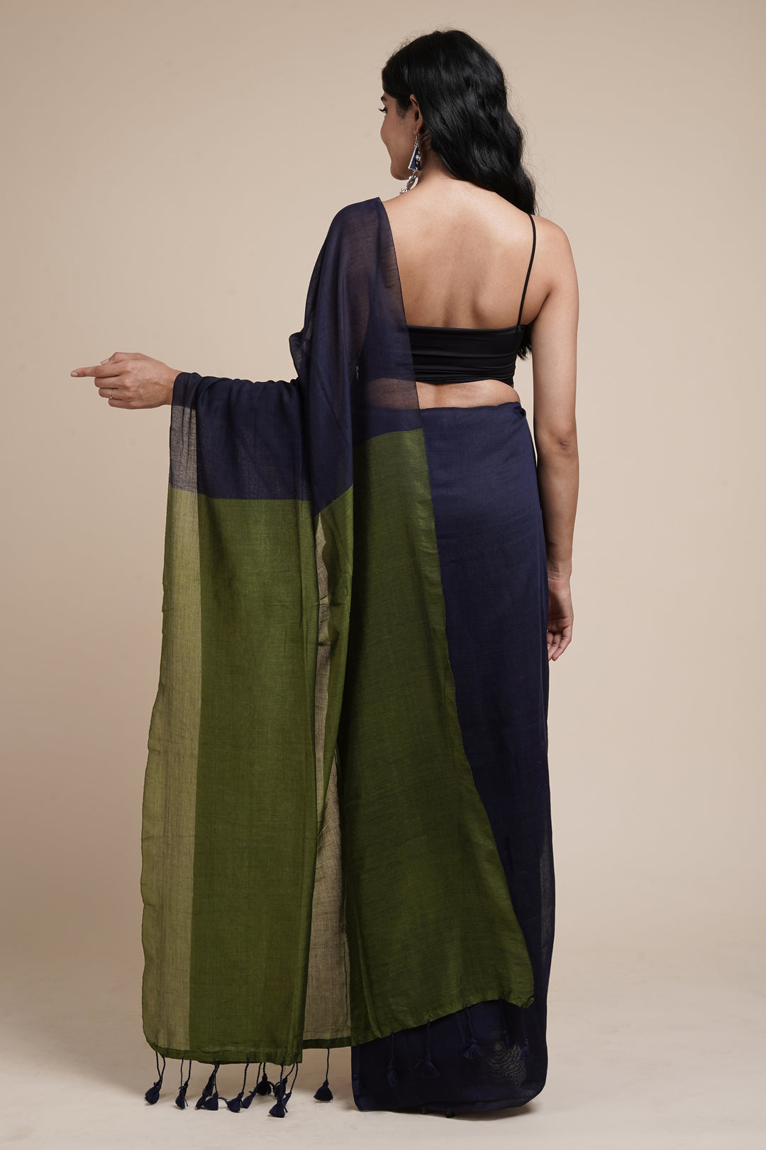 Teejh Varuni Blue &amp; Olive Green Mulmul Saree