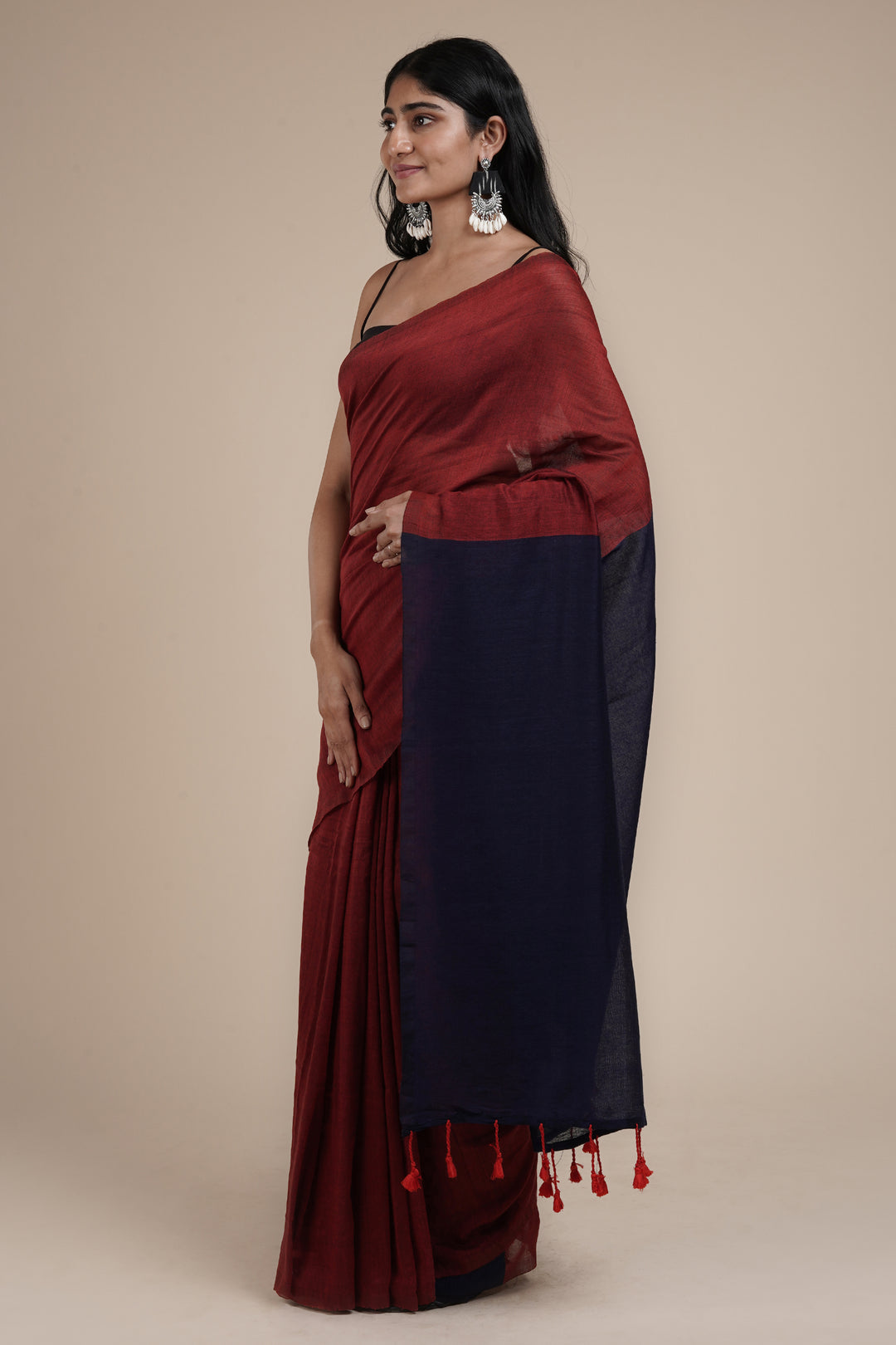 Teejh Varuni Maroon &amp; Navy Blue Mulmul Saree
