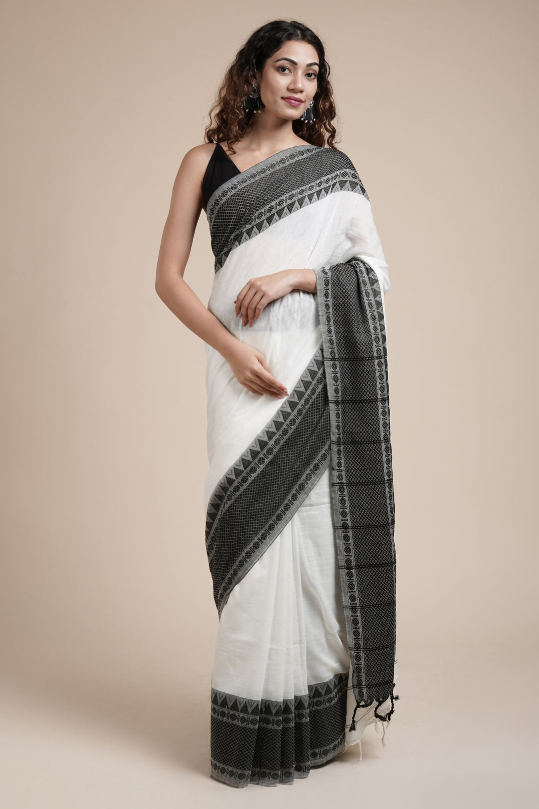 Teejh Jaina Off White Handwoven Saree