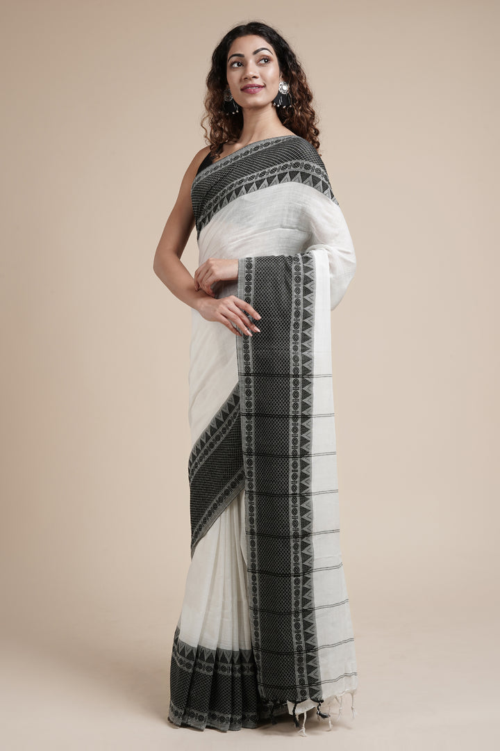 Teejh Jaina Off White Handwoven Saree