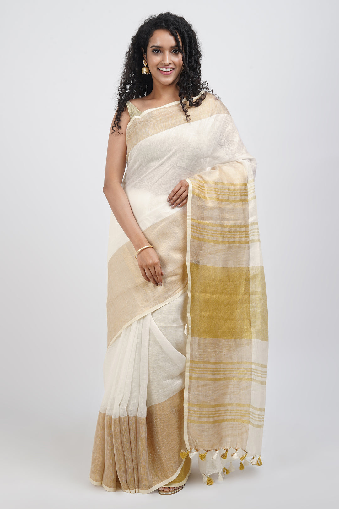 Teejh Laboni White &amp; Gold Linen Saree