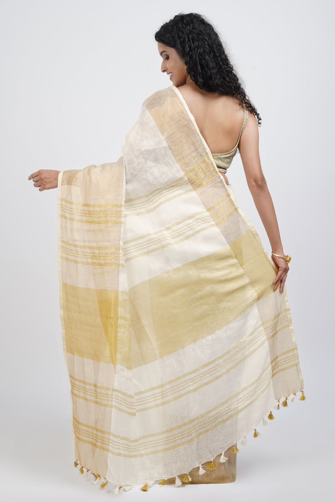 Teejh Laboni White &amp; Gold Linen Saree